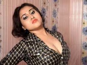 Indian college girl showcases her breasts while showering