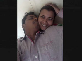 A Boudi gets intimate with her former partner