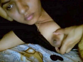 Desi girl flaunts her intimate parts for the camera