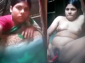 Dissatisfied homemaker from village self-pleasures