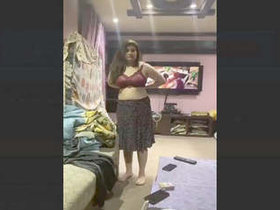 Seductive Pakistani escort performs dance routine