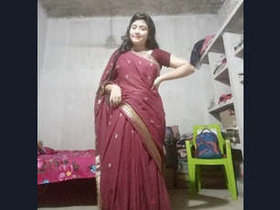 Sensual encounter of Indian women in the first installment