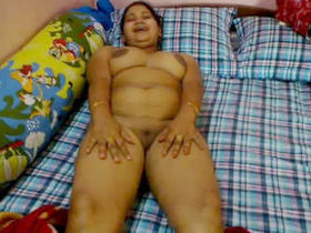 Indian wife reveals her stunning physique and skills in oral sex with a well-endowed partner