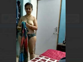 Husband secretly takes nude photos of his wife
