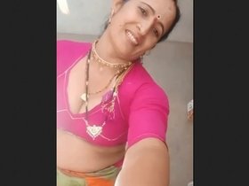 Indian aunty's provocative self-portraits in the nude