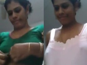 Indian aunty shifting her attire