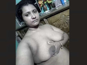 Aroused boudi reveals her naked form