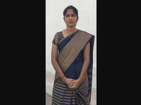 Stunning Desi beauty displays her curves in a sensual video