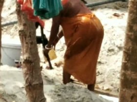 Indian village aunt's open-air bathing experience
