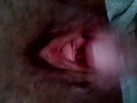 la madre de mi novia jessica se pajea con mi verga hasta venirse 2