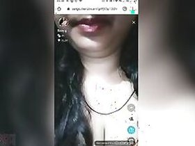 Naughty Indian XXX girl jerks her fat pussy on live camera