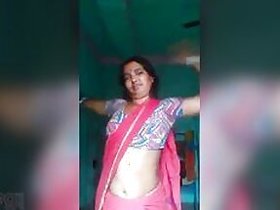 A naked Bengali housewife will send an MMC to ignite your sexy mood