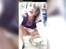 Desi's sex MMS leak. Indian couple fucks hard outdoors