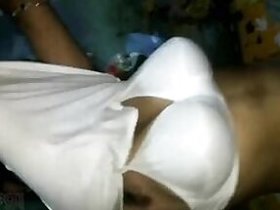 Desi woman gives hairy pussy to teenage XXX cameraman who shoots MMS video