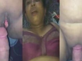 Video of elderly Randy's bald pussy fucking