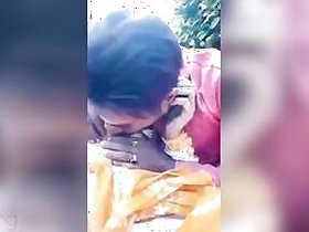 Indian pointer sisters devouring outdoor sex, MMS on trend online