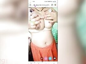 Beautiful married Indian XXX girl shoots MMS video of her honeymoon in Desi