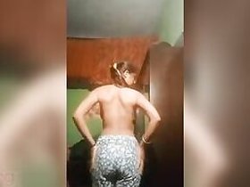 Selfie MMS video of tall country girl Desi showing her XXX boobs