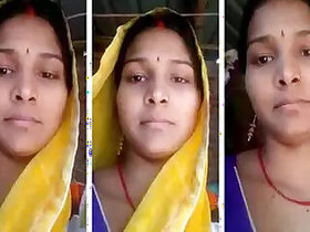 Hillbilly bhabhi bihari shows her pussy hole