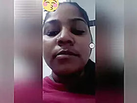 Desi Mallou Girl Shows Tits Jerking Pussy on Video Call