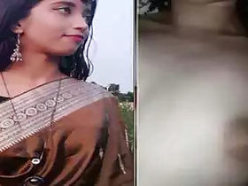 Bangladeshi slender girl in the nude invites to a sex chat