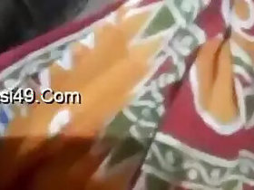 Desi Indian girl shows her tits