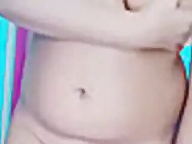 Sexy Indian girl jerks her tight pussy on camera for selfies