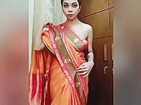 Today's Exclusive Sexy Desi Girl Strips Naked And Shows Her Boobs