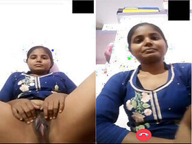 Desi Girl Shows Her Tits Patting Her Pussy 2