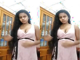 Lankan girl for the money Undresses and shows her body
