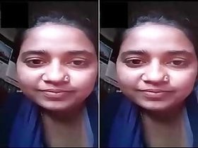 Bangla Paid Girl Shows Her Boobs On Video Call