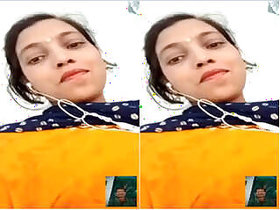 Desi Bhabhi Shows Tits and Pussy On Facebook Part 3