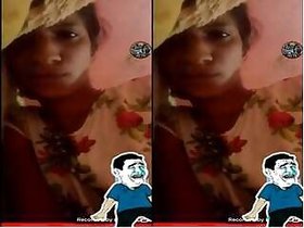 Cute Lankan Tamil Girl Shows Her Tits and Pussy Video Call Part 1