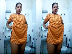 Girl Mallu Shows Tits and Pussy Part 4