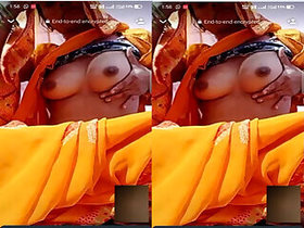 Desi Bhabhi shows her tits and pussy on Vk Part 1