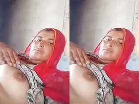 Lusty Hillbilly Bhabhi shows off her tits and pussy part 3
